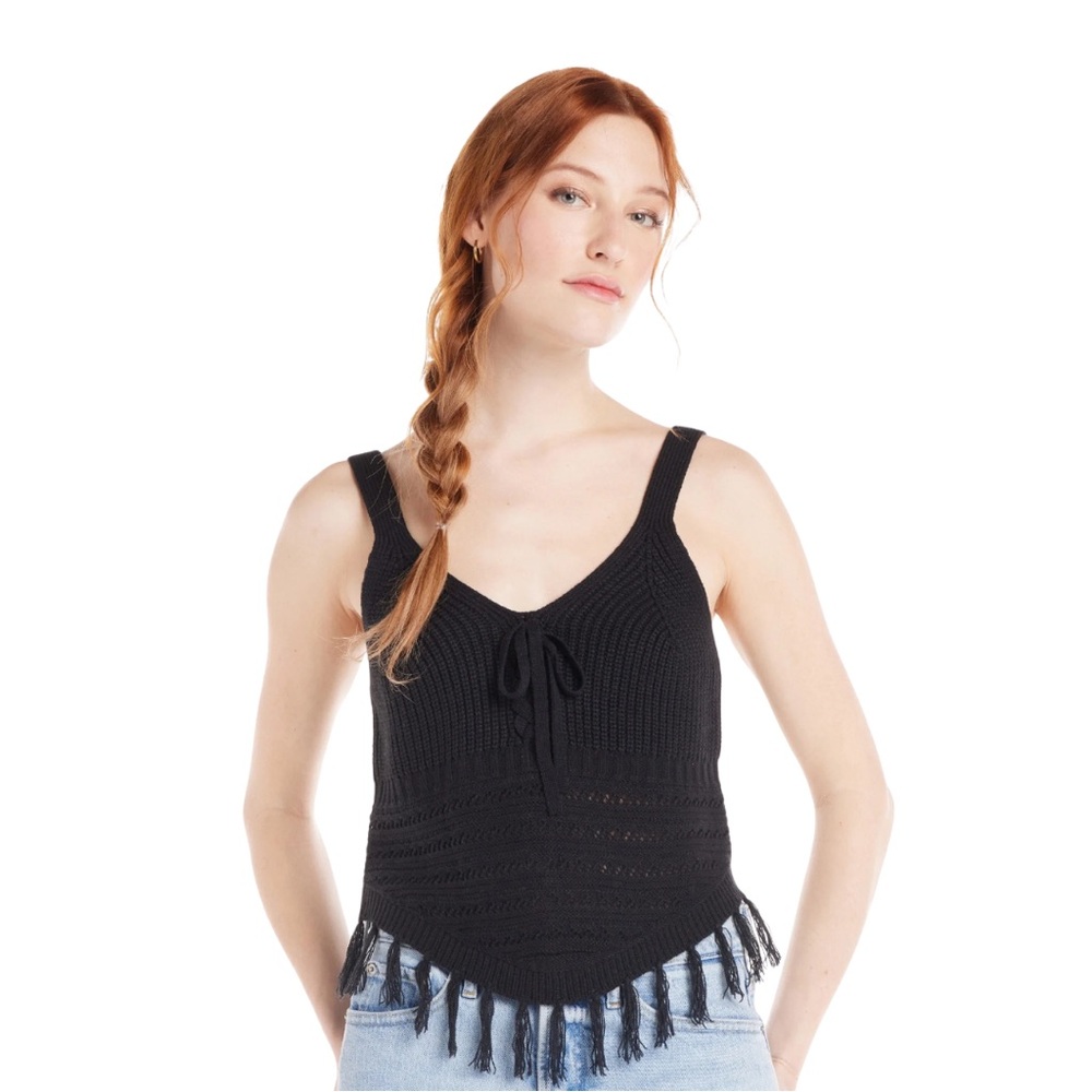 No Boundaries Juniors’ Sweater Tank Top with Fringe Hem | medium